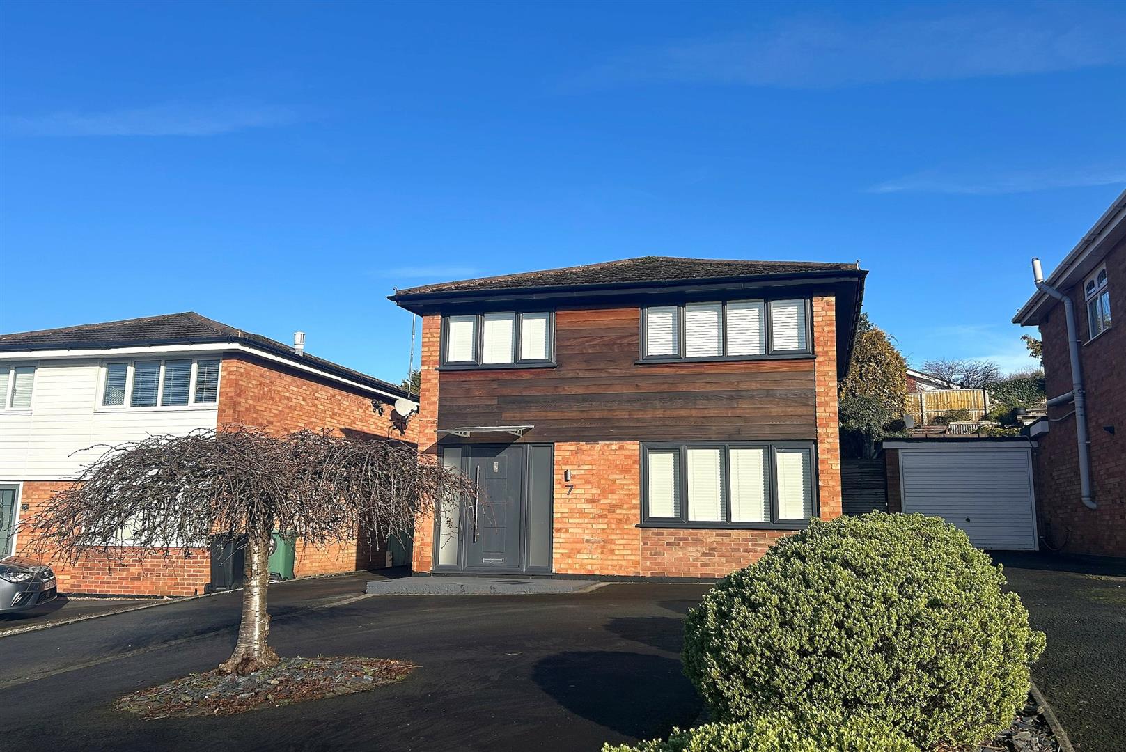 3 bed property in Brockmoor Close, Stourbridge